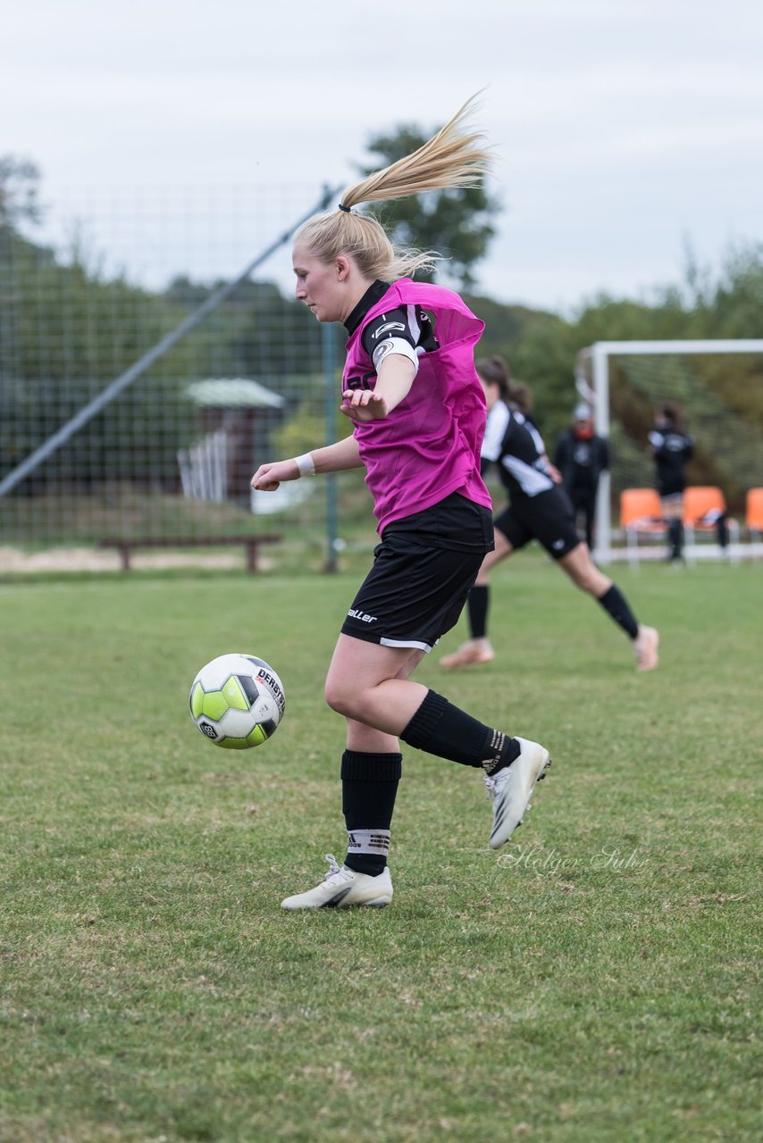 Bild 144 - Frauen Grossenasper SV - SV Steinhorst/Labenz : Ergebnis: 1:3